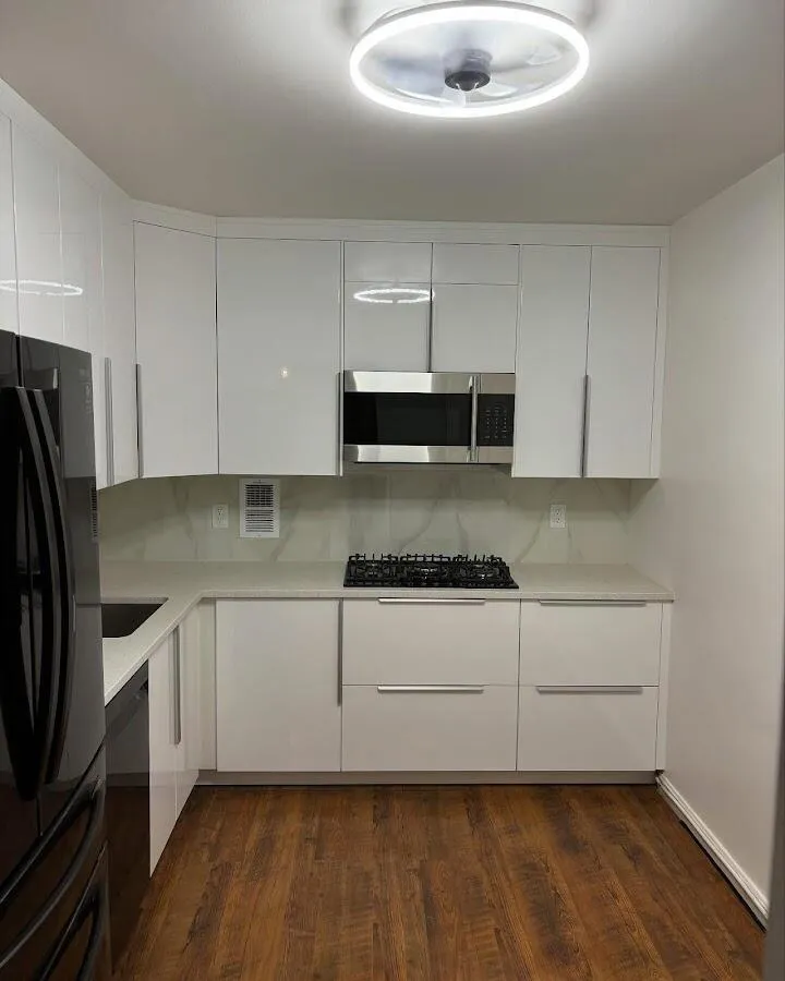 Renovated kitchen with quartz countertops in Bath